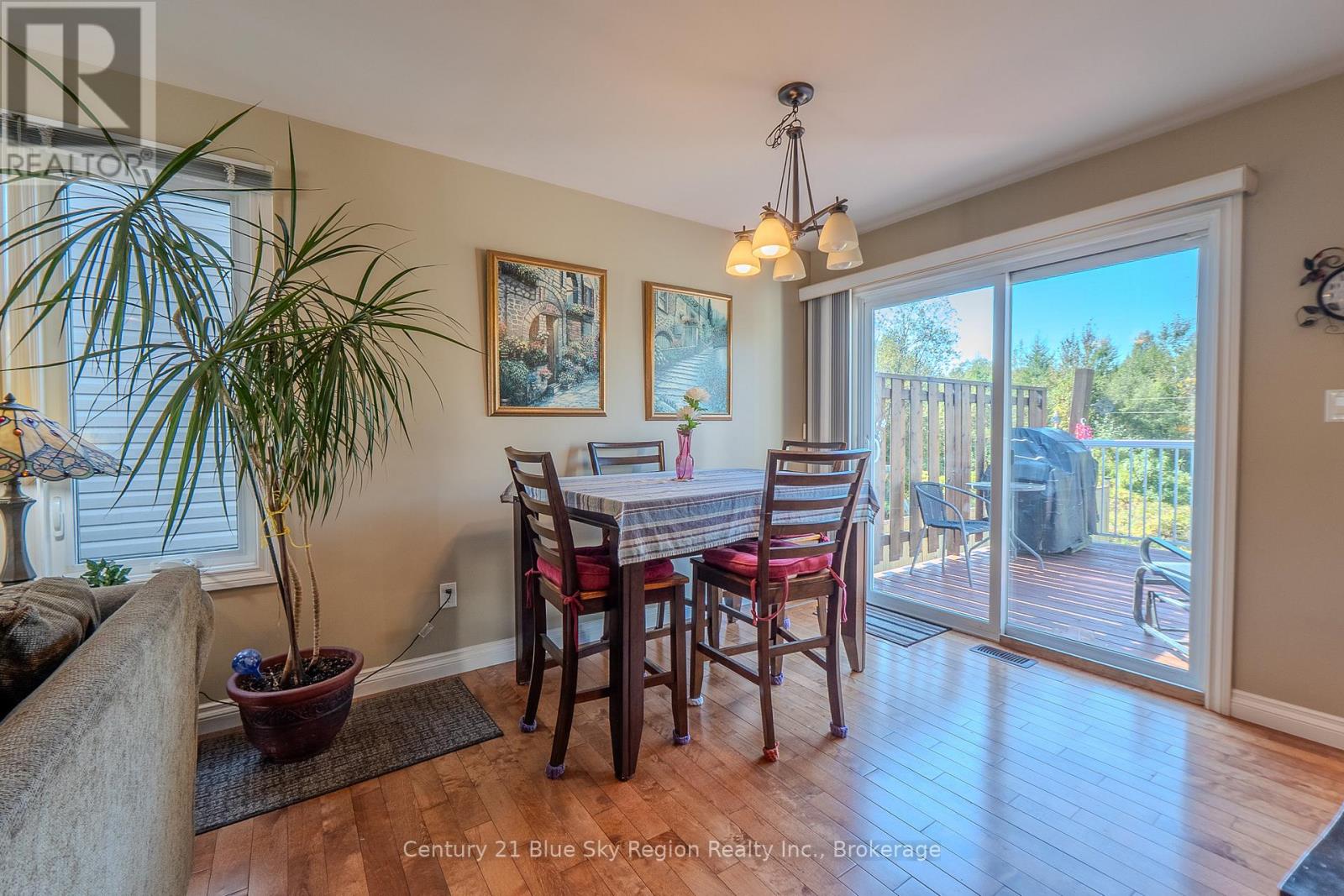239 Park Street, West Nipissing, Ontario  P2B 3C2 - Photo 8 - X12437211