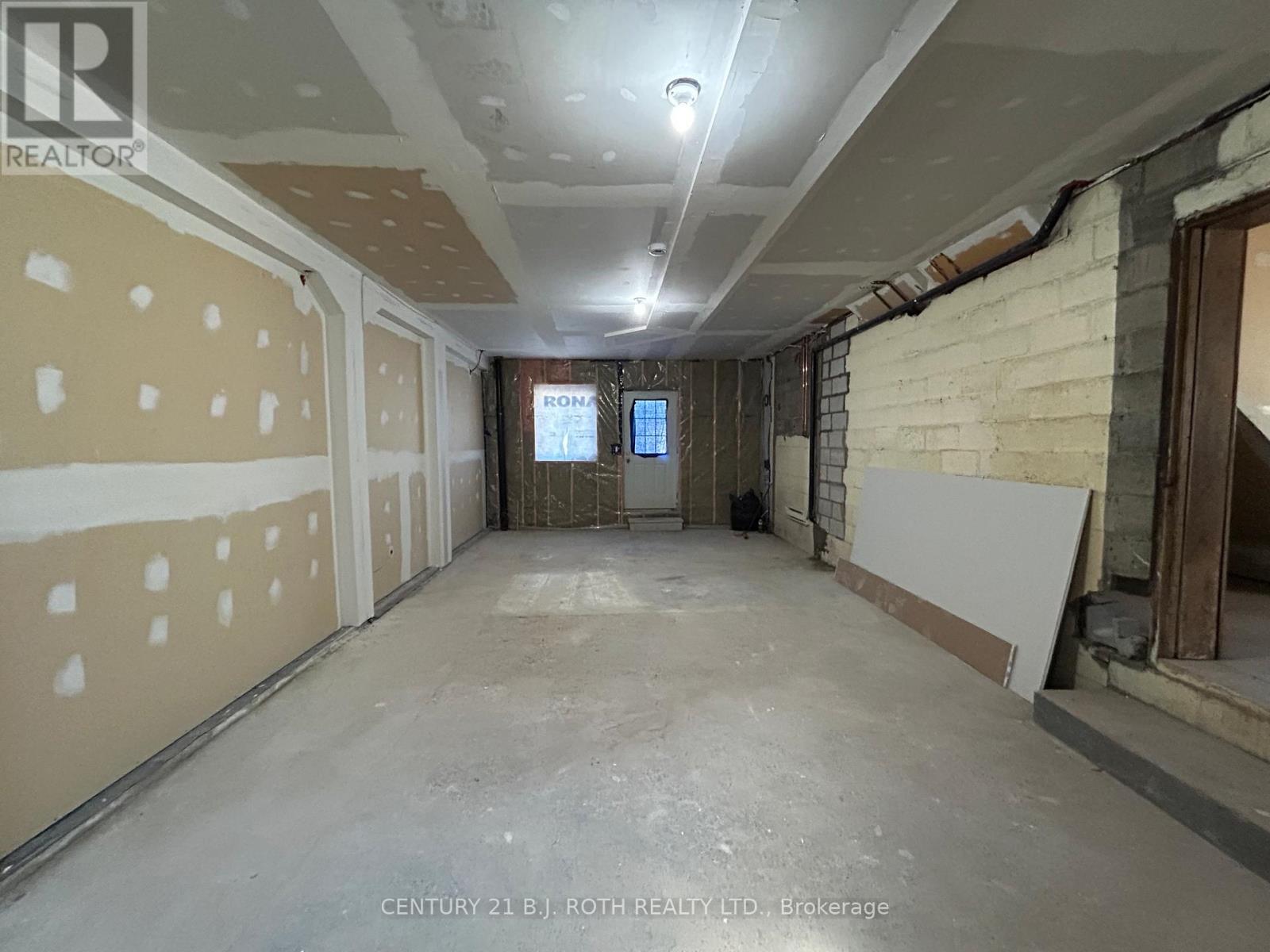 19 South Street, Orillia, Ontario  L3V 3T1 - Photo 36 - S12437073