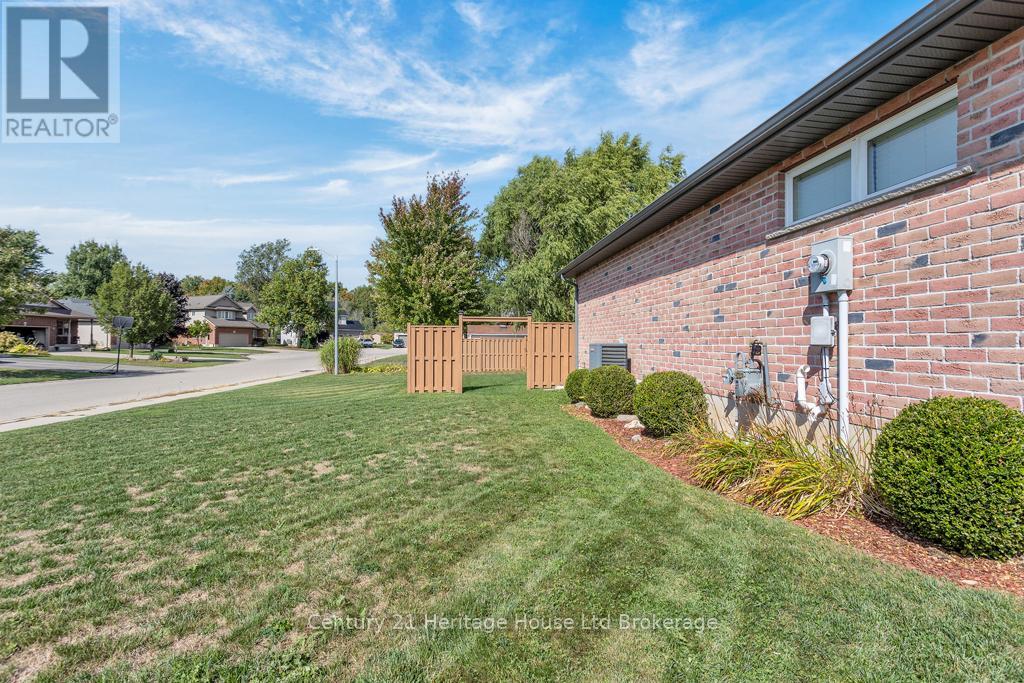 69 William Street, Tillsonburg, Ontario  N4G 5R8 - Photo 25 - X12437142