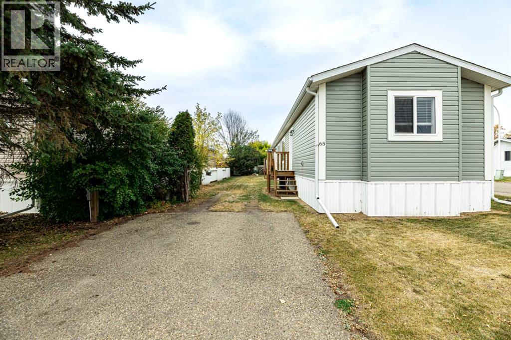 65, 4922 Womacks, Blackfalds, Alberta  T0M 0J0 - Photo 1 - A2261091