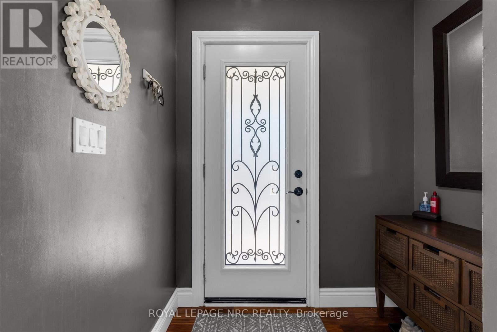 442 Bunting Road, St. Catharines (Carlton/bunting), Ontario  L2M 3Z4 - Photo 2 - X12436713