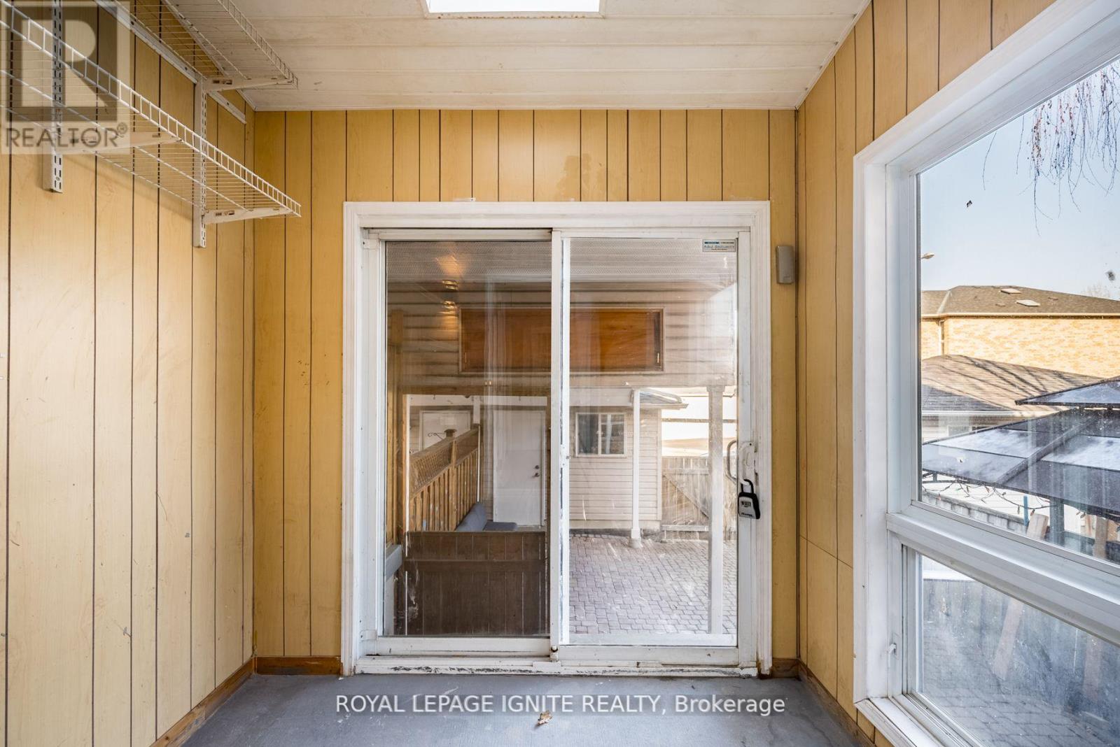 Upper - 176 Wright Avenue, Toronto, Ontario  M9N 3Z2 - Photo 17 - W12436978