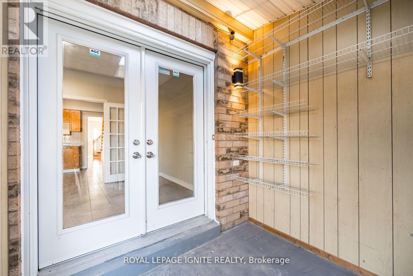 Upper - 176 Wright Avenue, Toronto, Ontario  M9N 3Z2 - Photo 18 - W12436978