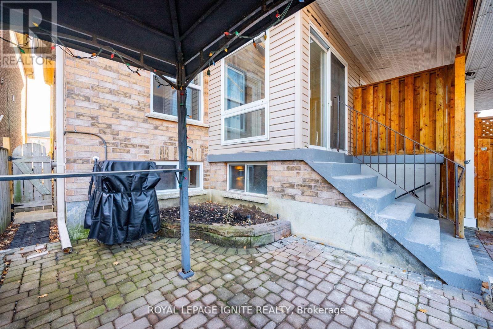 Upper - 176 Wright Avenue, Toronto, Ontario  M9N 3Z2 - Photo 32 - W12436978
