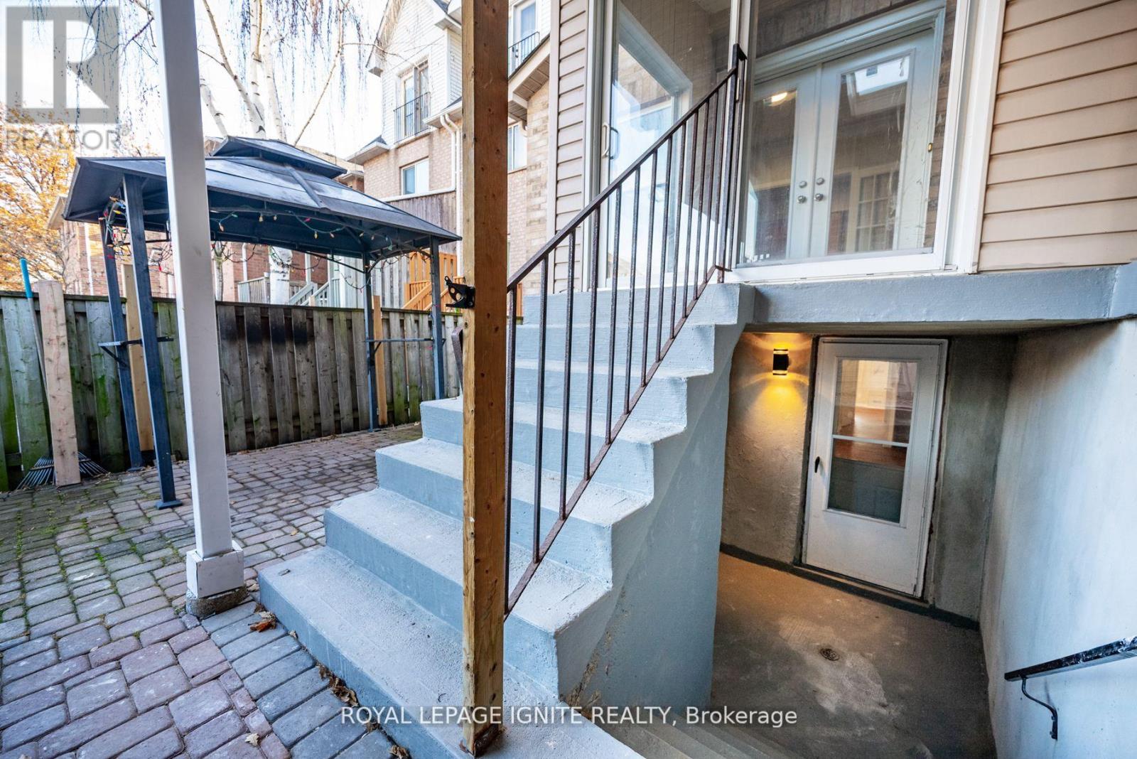 Upper - 176 Wright Avenue, Toronto, Ontario  M9N 3Z2 - Photo 35 - W12436978