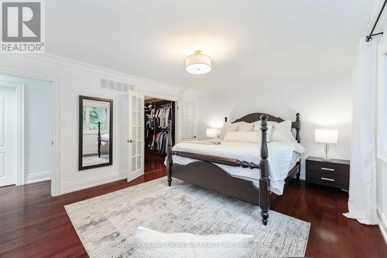 1063 Greenoaks Drive, Mississauga, Ontario  L5J 3A1 - Photo 19 - W12436989