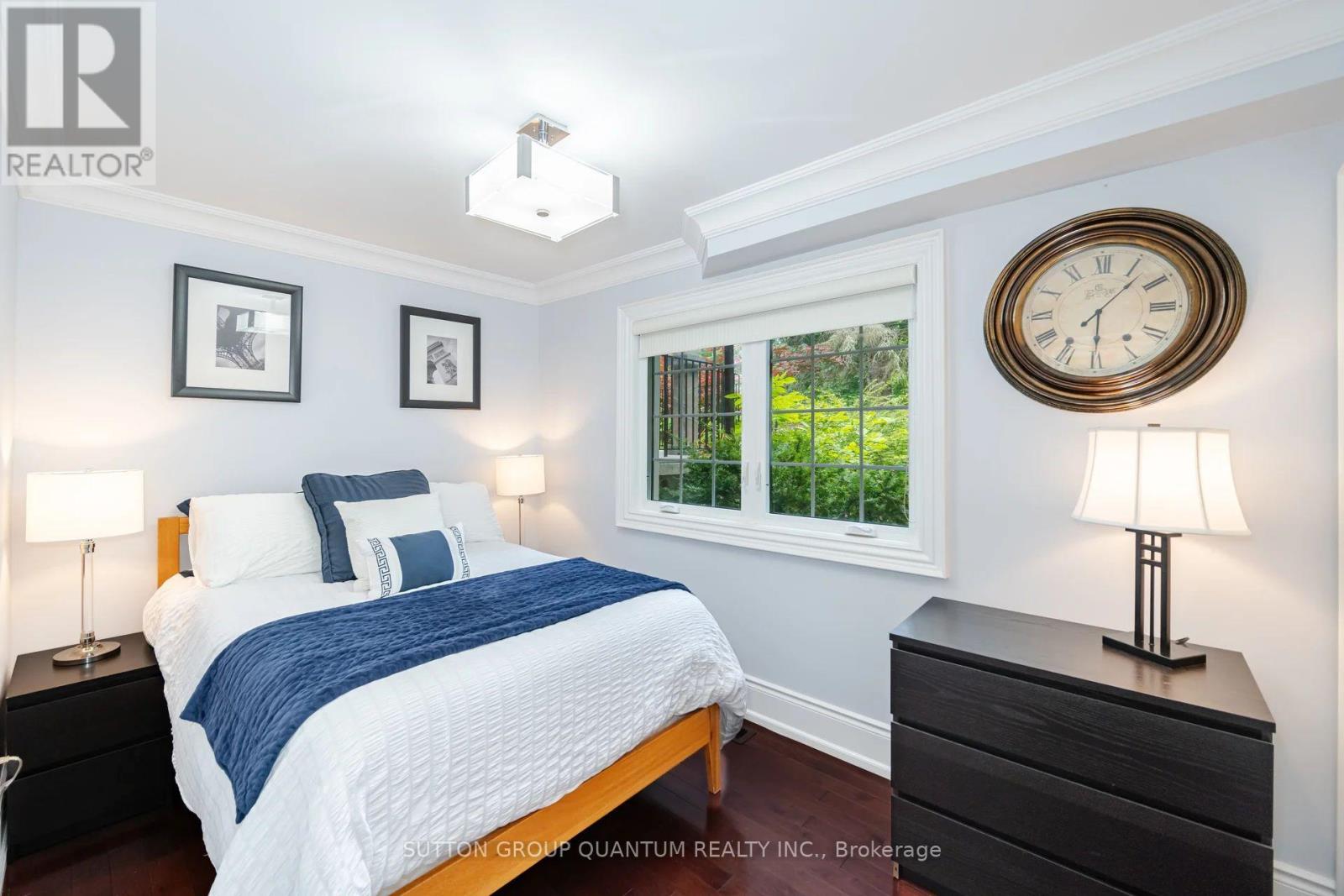 1063 Greenoaks Drive, Mississauga, Ontario  L5J 3A1 - Photo 25 - W12436989