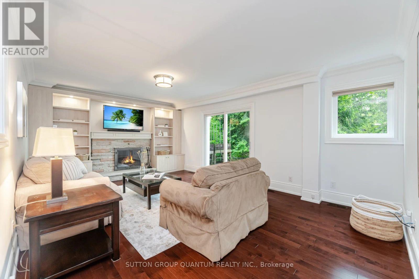 1063 Greenoaks Drive, Mississauga, Ontario  L5J 3A1 - Photo 27 - W12436989