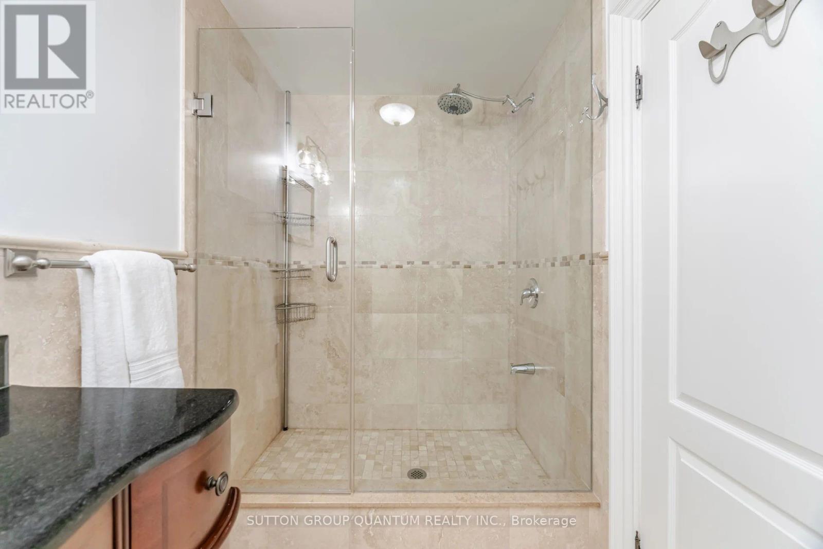 1063 Greenoaks Drive, Mississauga, Ontario  L5J 3A1 - Photo 33 - W12436989
