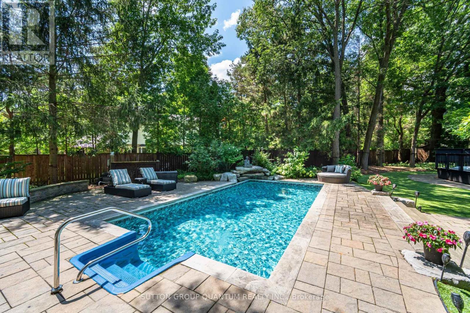 1063 Greenoaks Drive, Mississauga, Ontario  L5J 3A1 - Photo 40 - W12436989