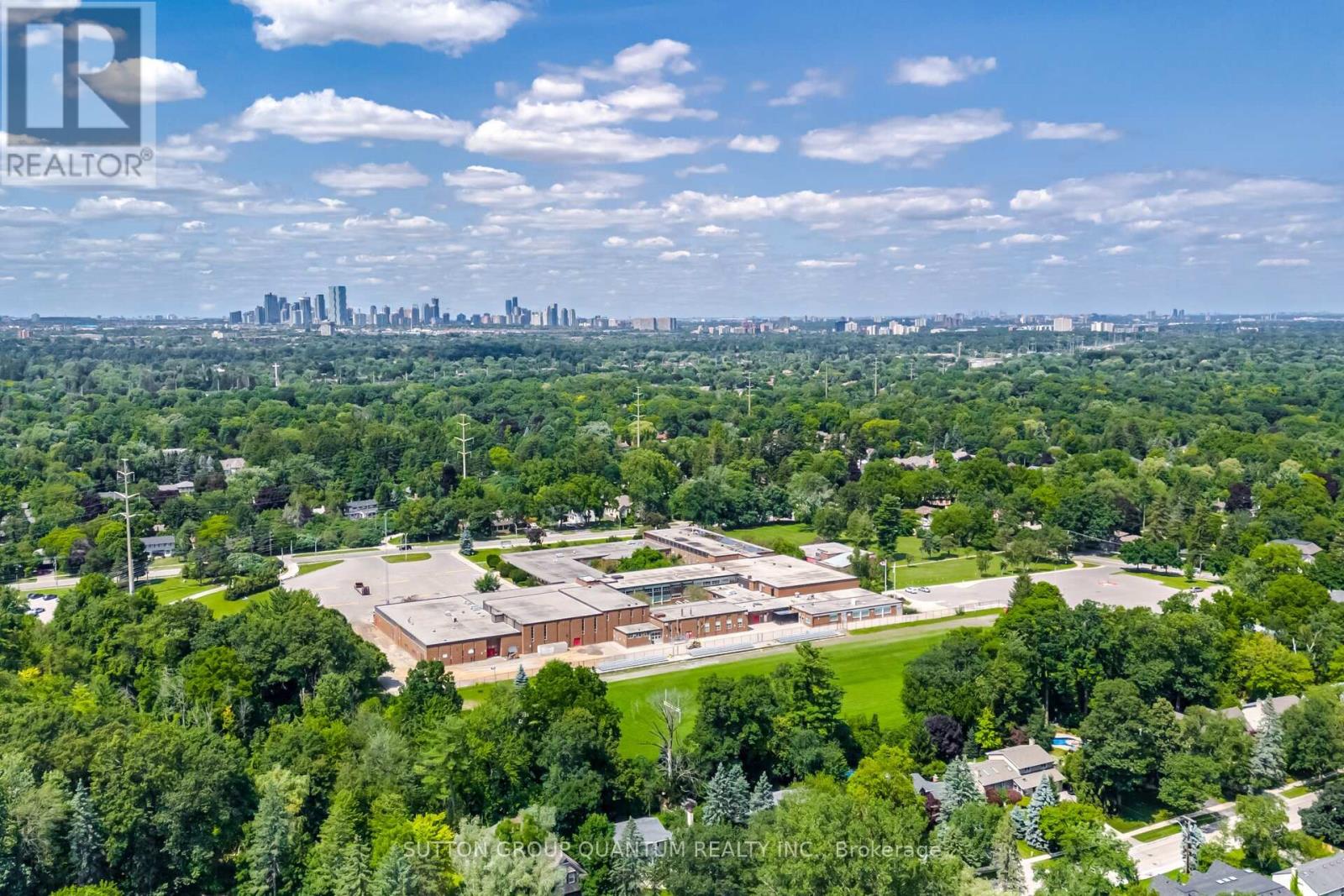 1063 Greenoaks Drive, Mississauga, Ontario  L5J 3A1 - Photo 49 - W12436989