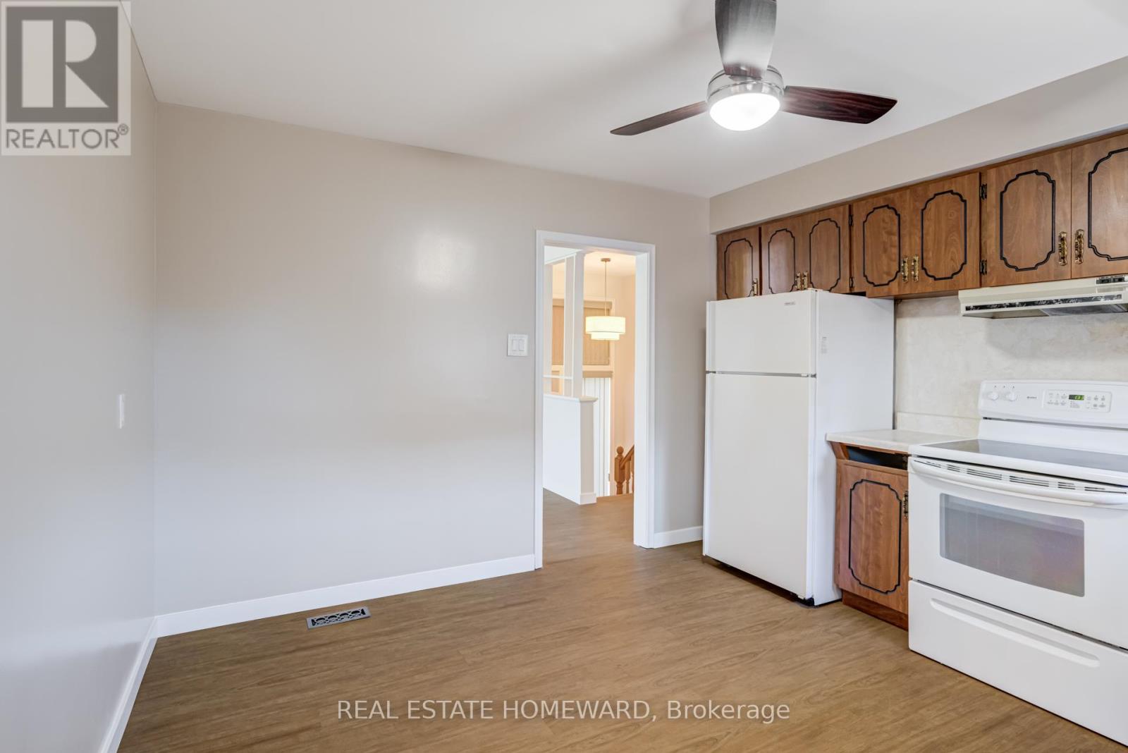 7 Jacinta Drive, Toronto, Ontario  M6L 1H6 - Photo 13 - W12437024