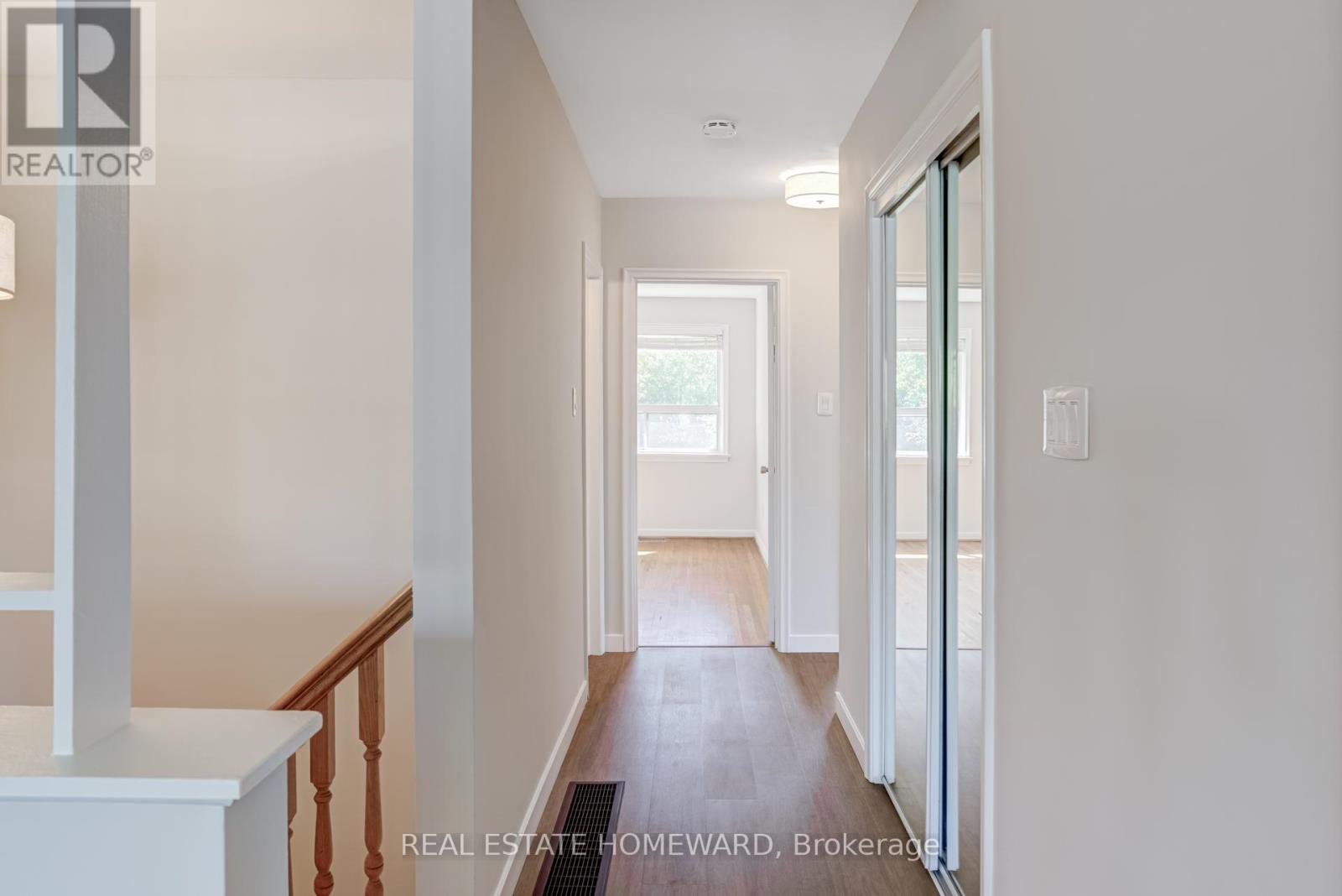 7 Jacinta Drive, Toronto, Ontario  M6L 1H6 - Photo 15 - W12437024