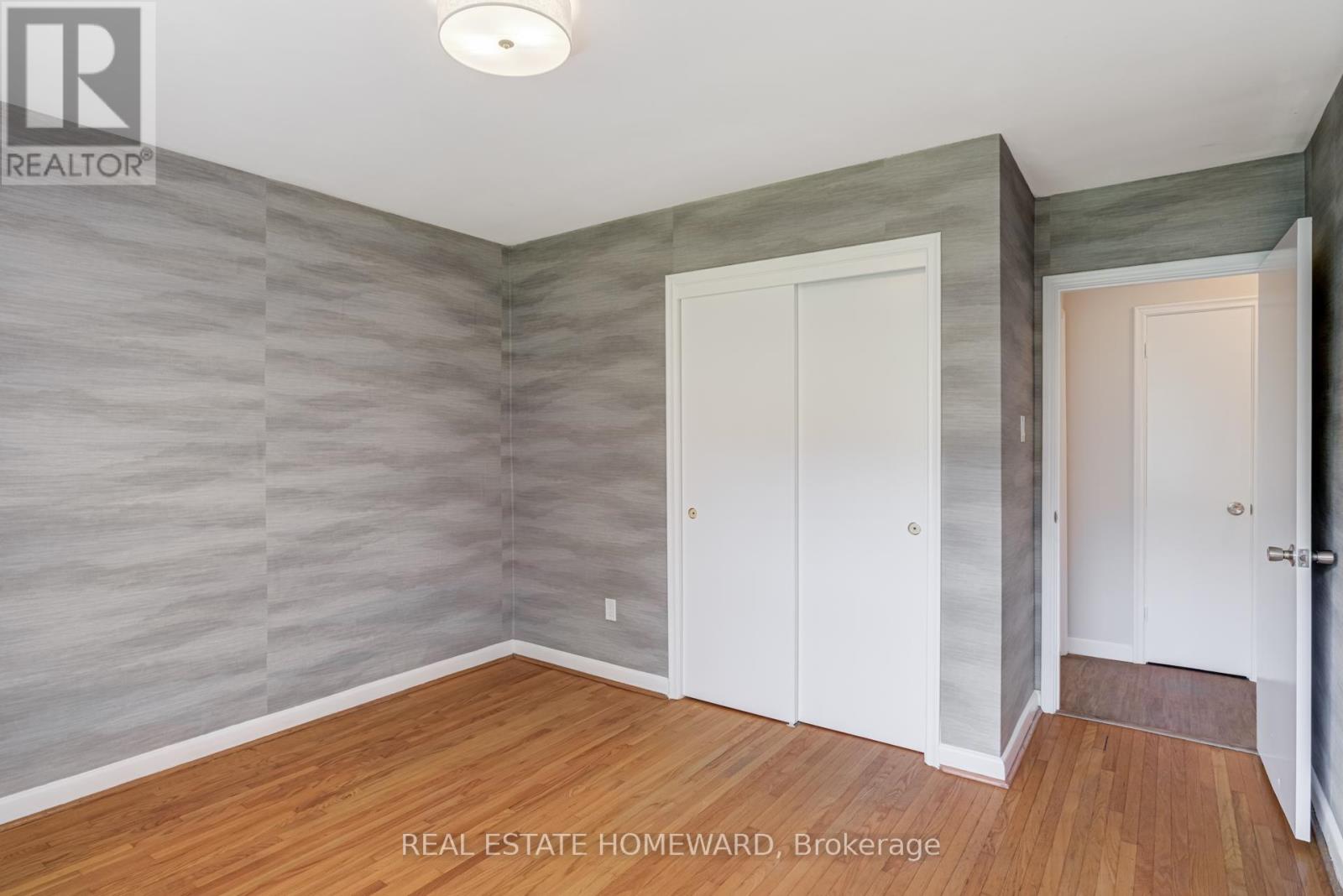 7 Jacinta Drive, Toronto, Ontario  M6L 1H6 - Photo 19 - W12437024