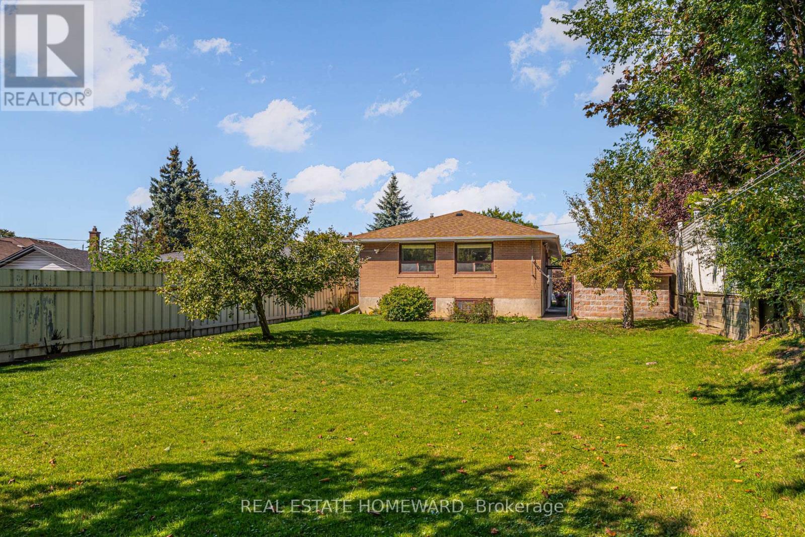7 Jacinta Drive, Toronto, Ontario  M6L 1H6 - Photo 39 - W12437024