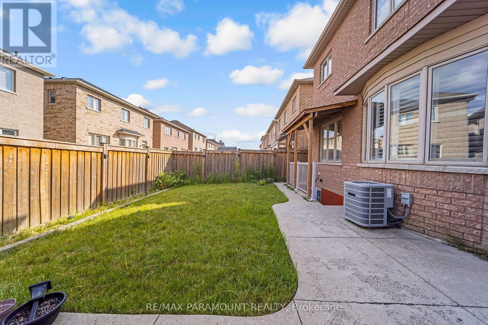 11 Moonland Road, Brampton, Ontario  L6P 3Y1 - Photo 18 - W12437038