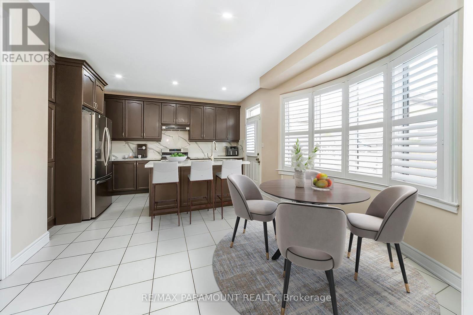 11 Moonland Road, Brampton, Ontario  L6P 3Y1 - Photo 5 - W12437038