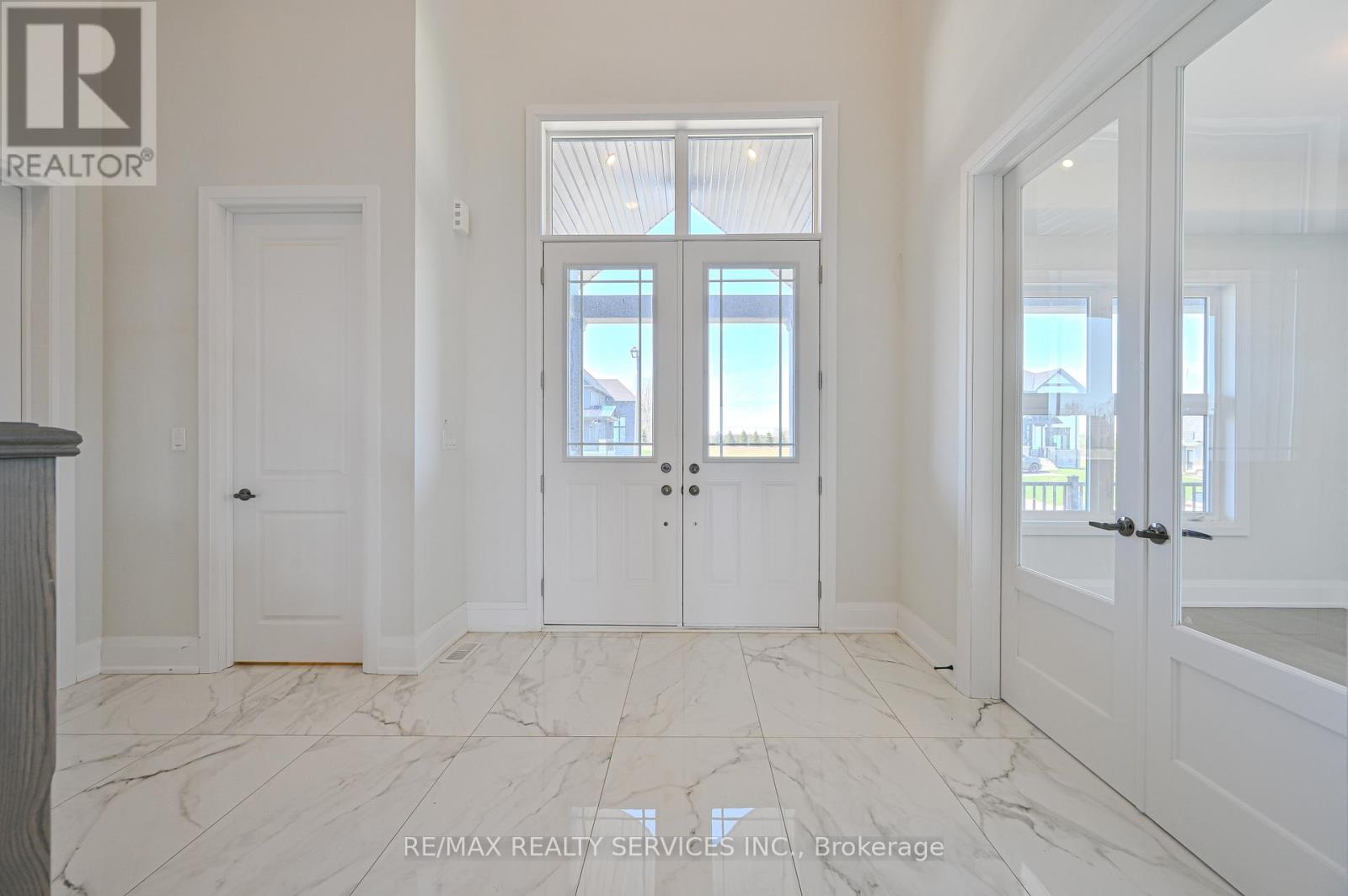 55 William Crisp Drive, Caledon, Ontario  L7K 2R7 - Photo 6 - W12437039