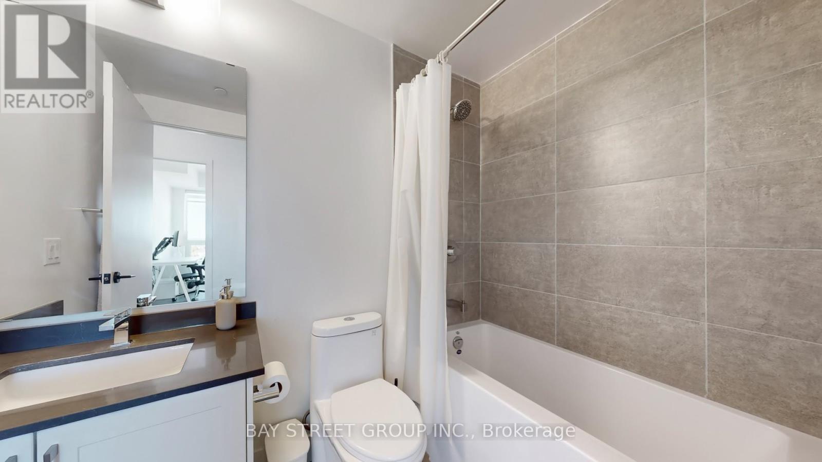 710 - 2450 Old Bronte Road E, Oakville, Ontario  L6M 5P6 - Photo 14 - W12437069