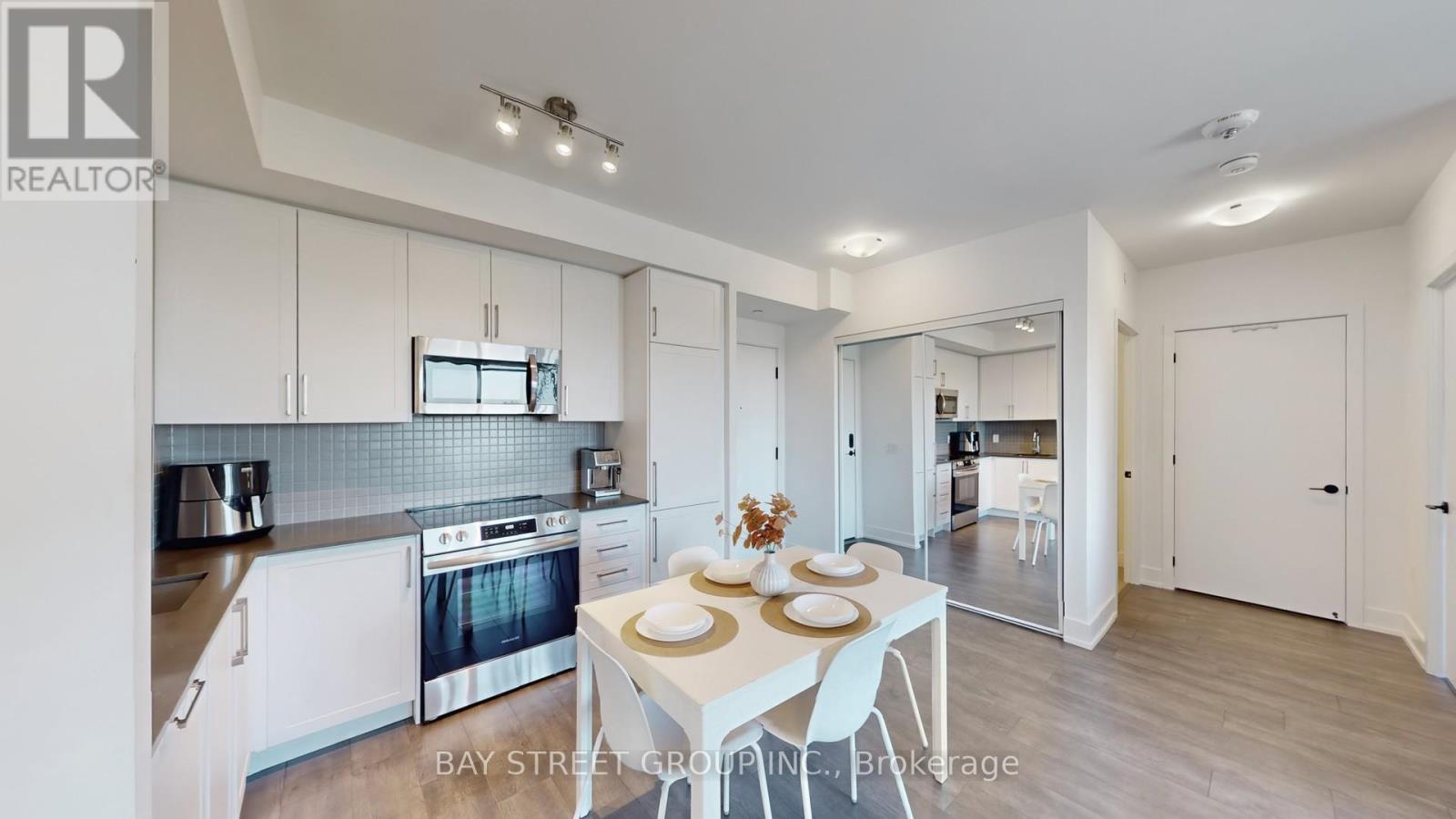 710 - 2450 Old Bronte Road E, Oakville, Ontario  L6M 5P6 - Photo 8 - W12437069