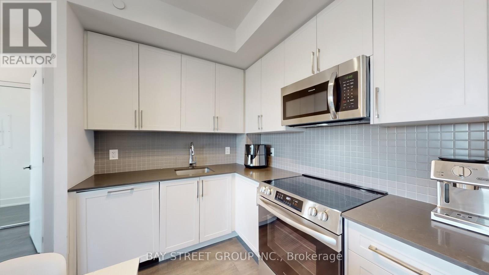 710 - 2450 Old Bronte Road E, Oakville, Ontario  L6M 5P6 - Photo 9 - W12437069