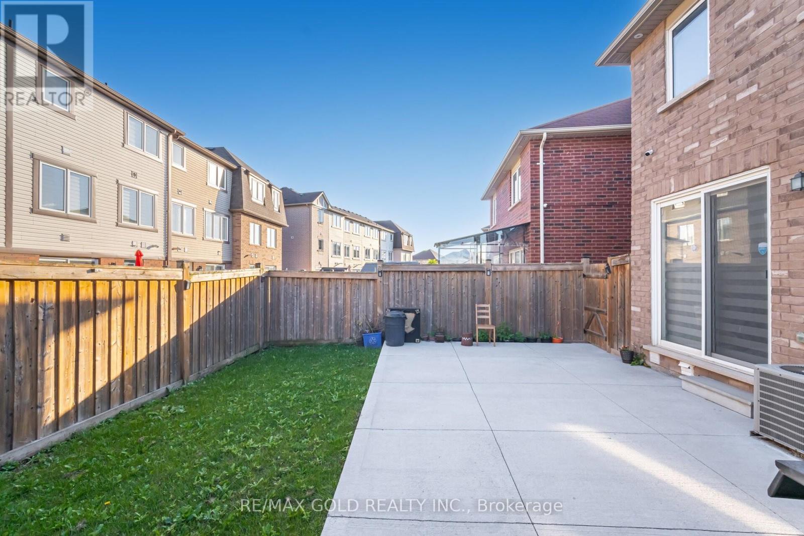 152 Vanhorne Close, Brampton, Ontario  L7A 0Y2 - Photo 22 - W12437072