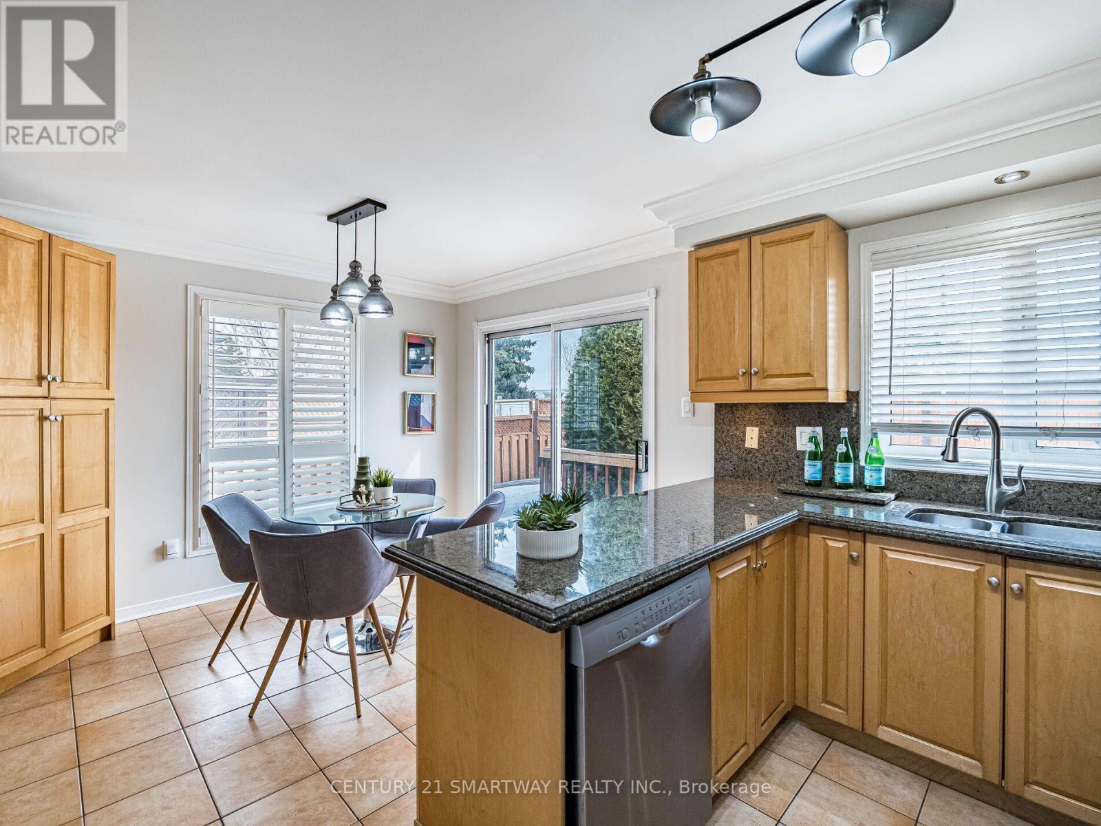 124 Porchlight Road, Brampton, Ontario  L6R 4R9 - Photo 16 - W12437081
