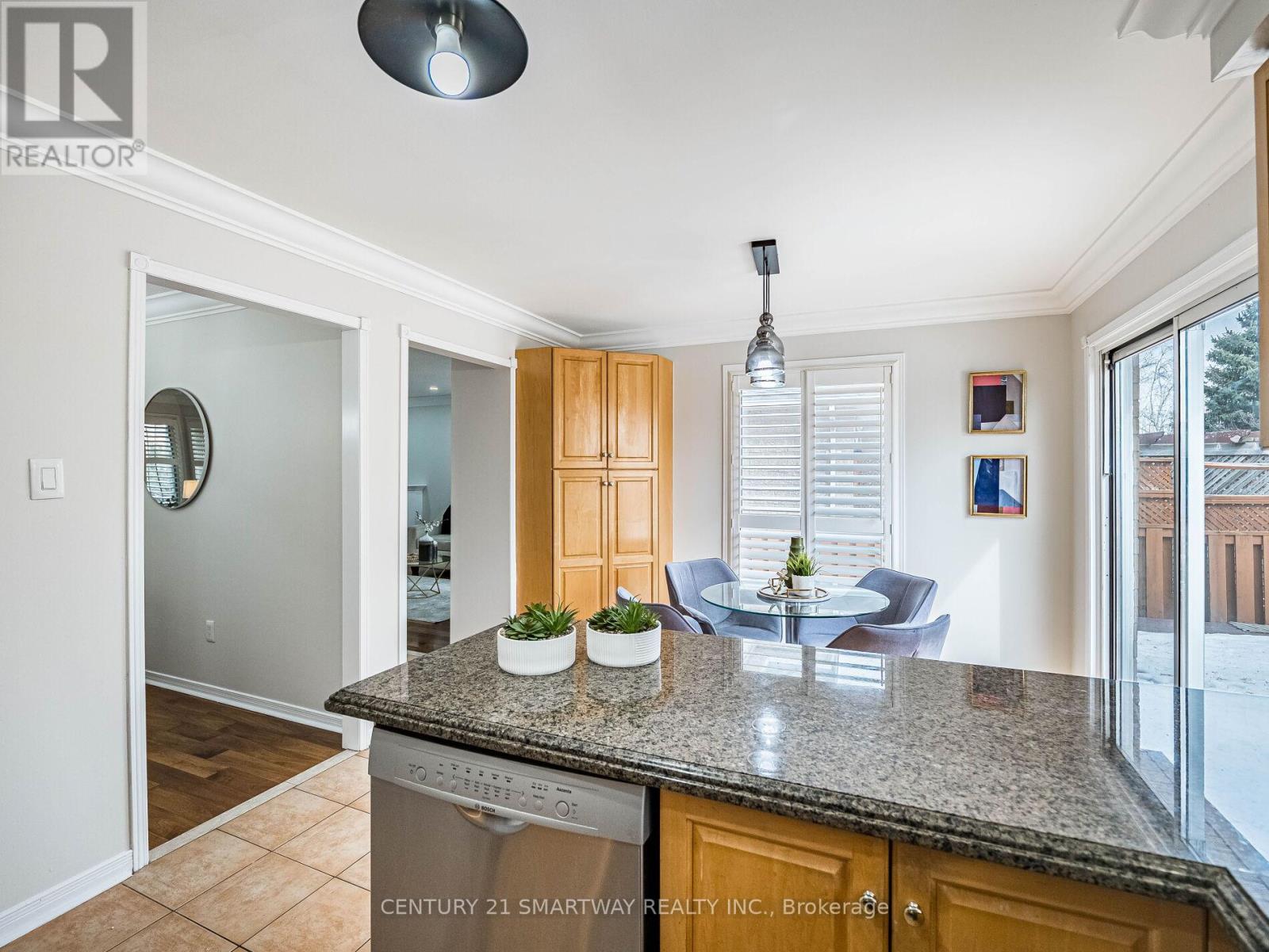 124 Porchlight Road, Brampton, Ontario  L6R 4R9 - Photo 17 - W12437081