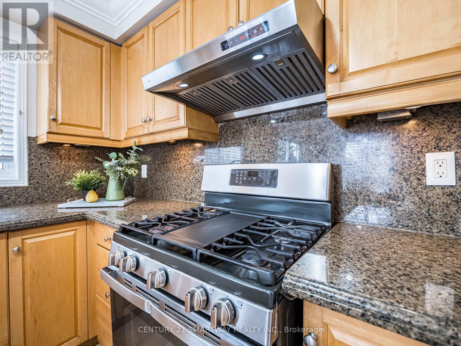 124 Porchlight Road, Brampton, Ontario  L6R 4R9 - Photo 18 - W12437081