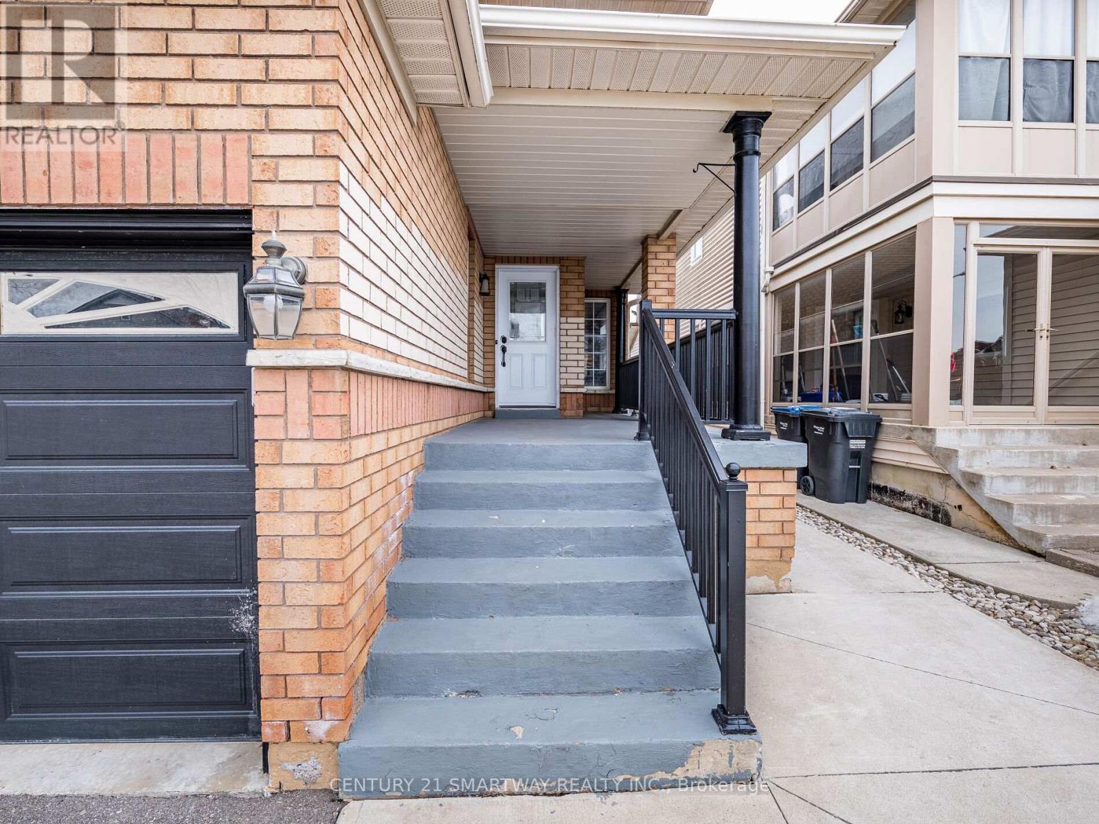 124 Porchlight Road, Brampton, Ontario  L6R 4R9 - Photo 3 - W12437081