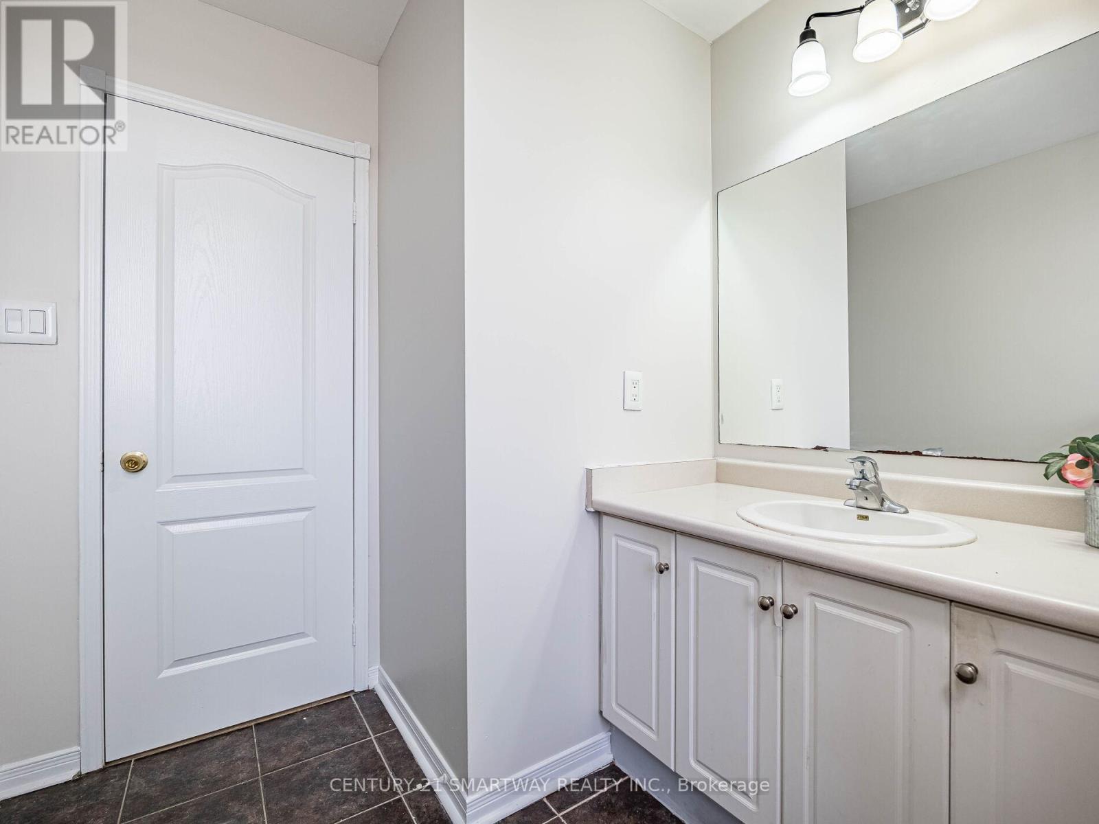 124 Porchlight Road, Brampton, Ontario  L6R 4R9 - Photo 35 - W12437081
