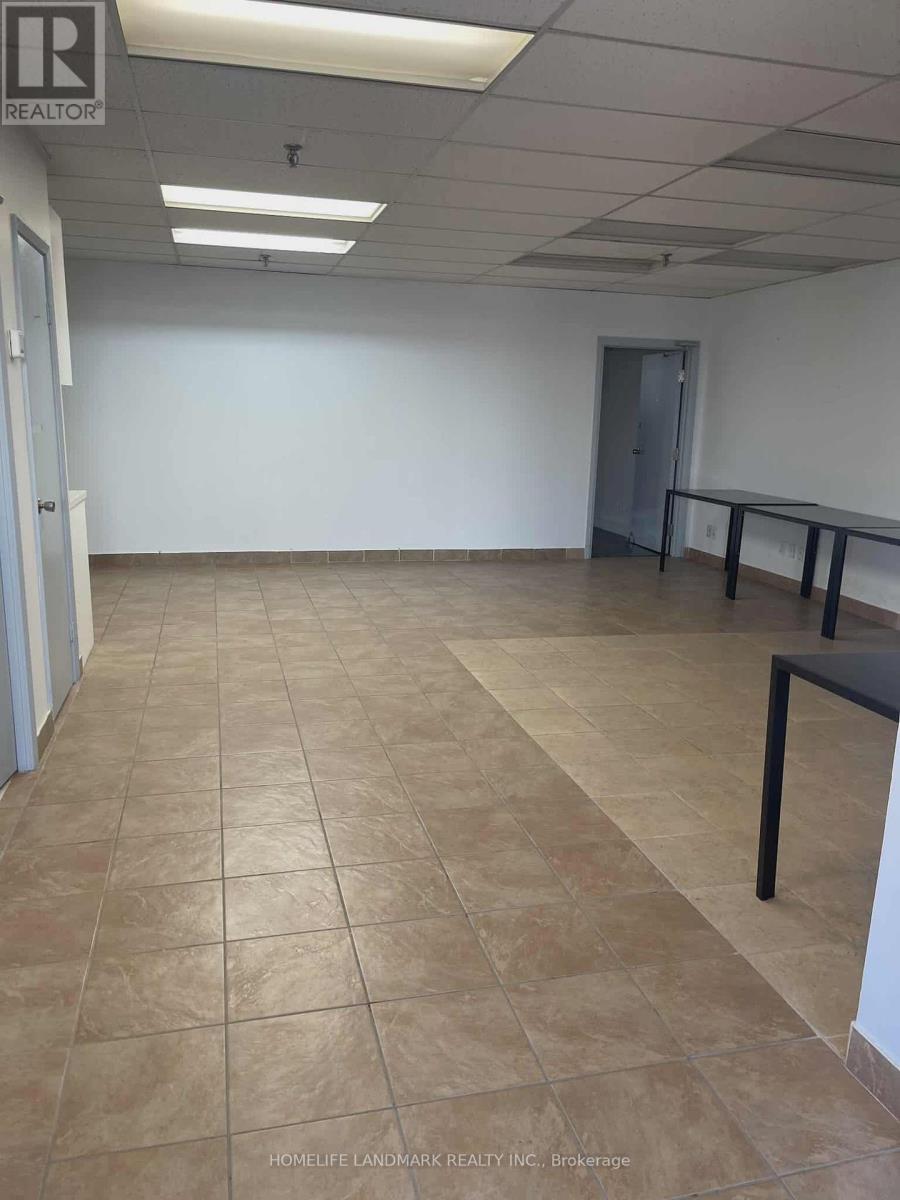 121 & 122 - 2465 Cawthra Road, Mississauga, Ontario  L5A 3P2 - Photo 3 - W12437091