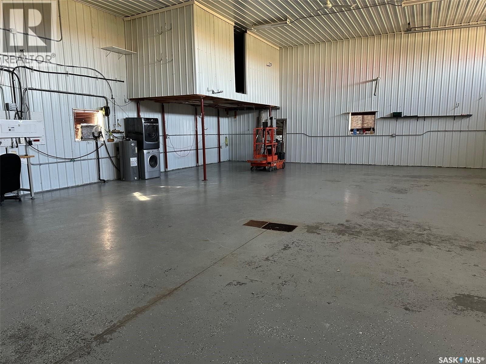 5 109 Industrial Drive, Bienfait, Saskatchewan  S0C 0M0 - Photo 2 - SK019745
