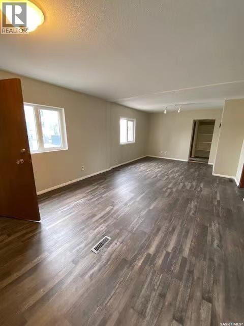 325 & 329 4th Avenue Sw, Moose Jaw, Saskatchewan  S6H 5V3 - Photo 27 - SK019685