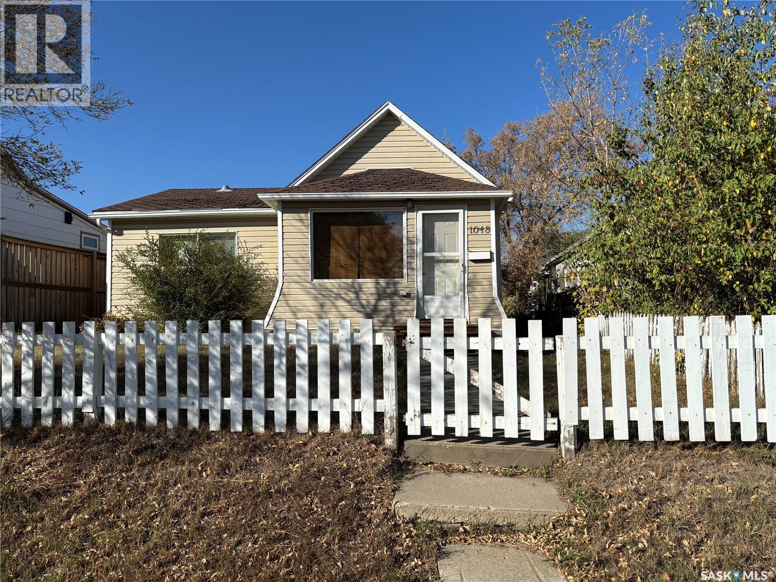 1048 Ominica Street E, Moose Jaw, Saskatchewan  S6H 0J3 - Photo 1 - SK019681
