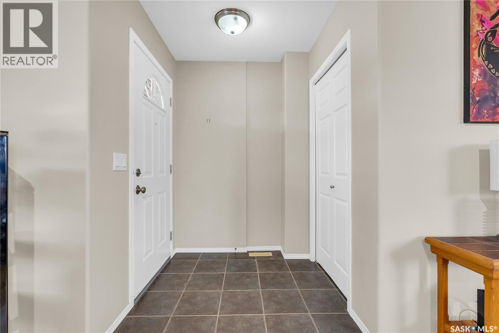 403 Rutherford Crescent, Saskatoon, Saskatchewan  S7N 4X7 - Photo 3 - SK019625