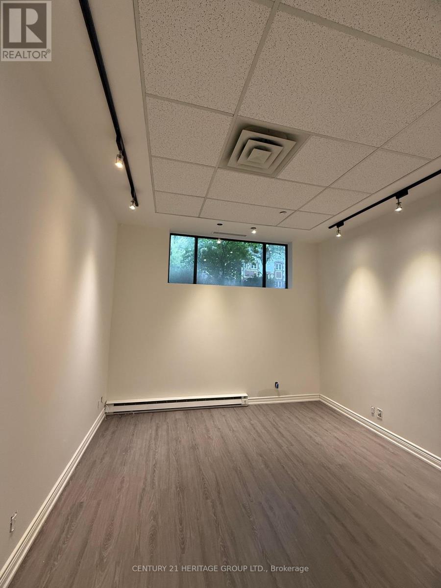 101 - 2900 Yonge Street, Toronto, Ontario  M4N 3N8 - Photo 9 - C12425173