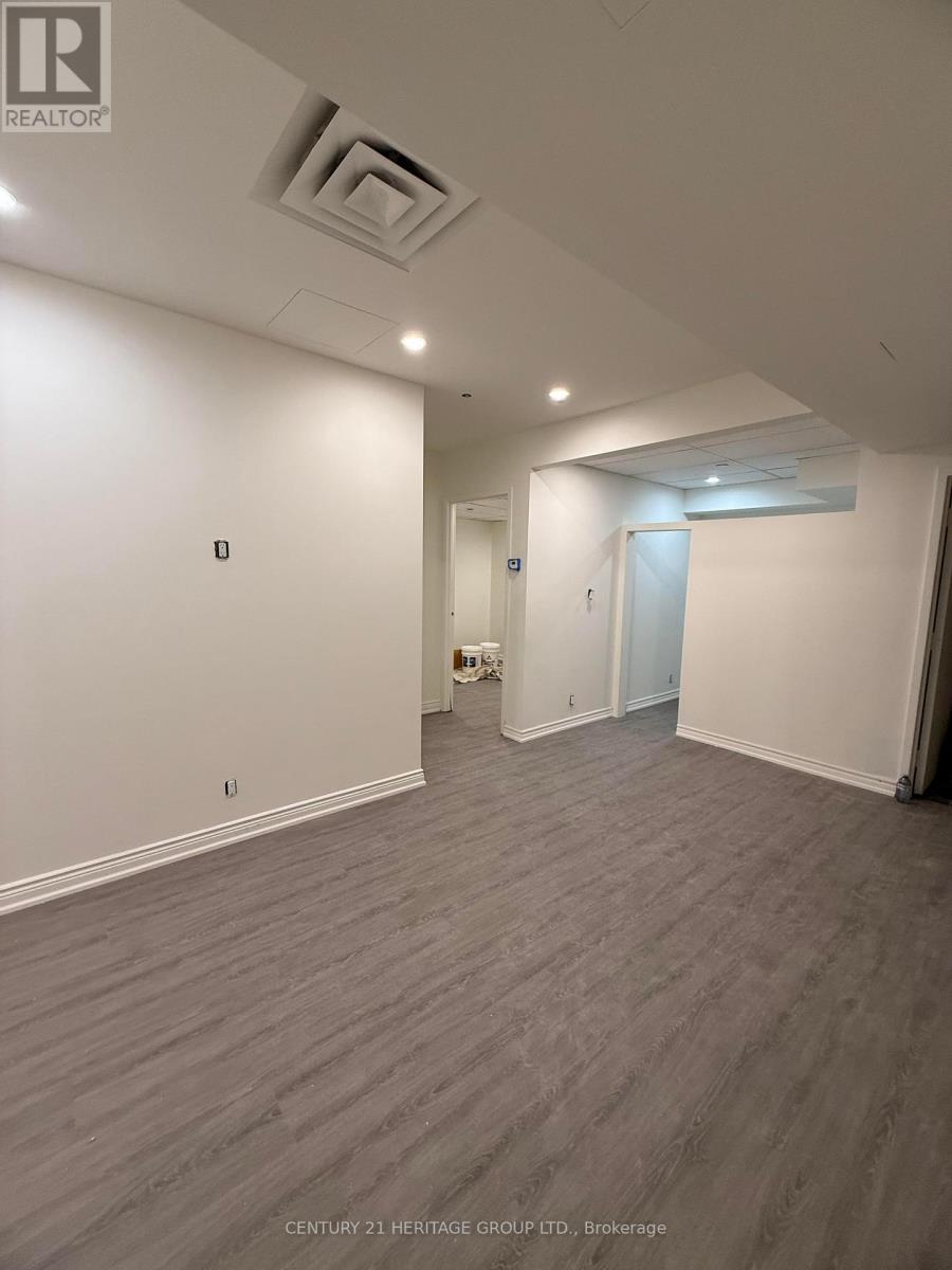101 - 2900 Yonge Street, Toronto, Ontario  M4N 3N8 - Photo 6 - C12425173