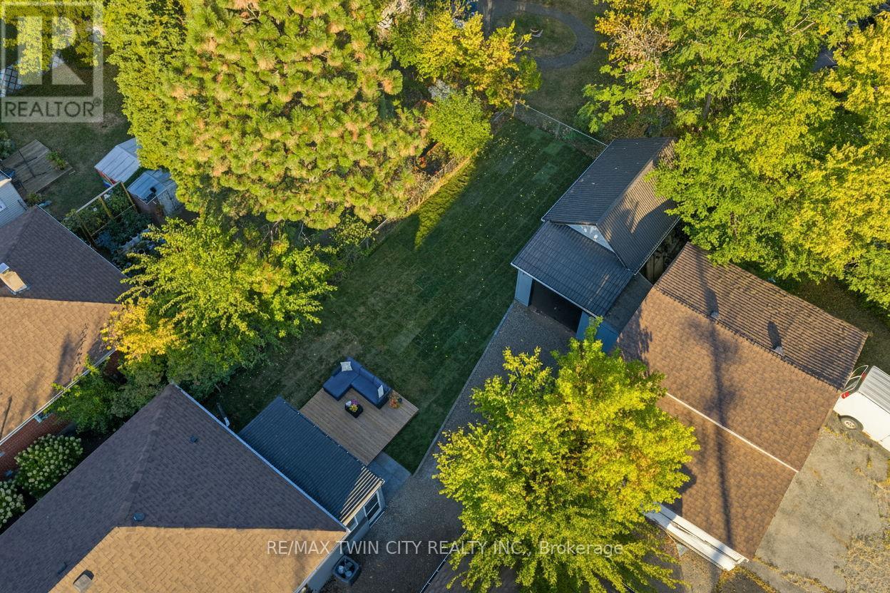 3 Dundee Street, Brantford, Ontario  N3R 4L9 - Photo 5 - X12436971