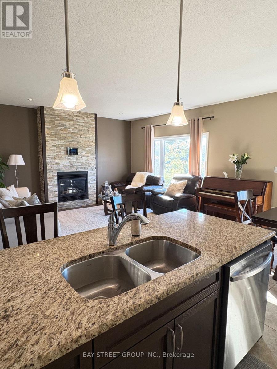 1451 Howlett Circle, London North, Ontario  N5X 0K5 - Photo 13 - X12437030