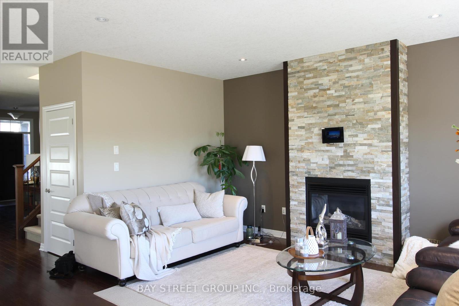 1451 Howlett Circle, London North, Ontario  N5X 0K5 - Photo 14 - X12437030