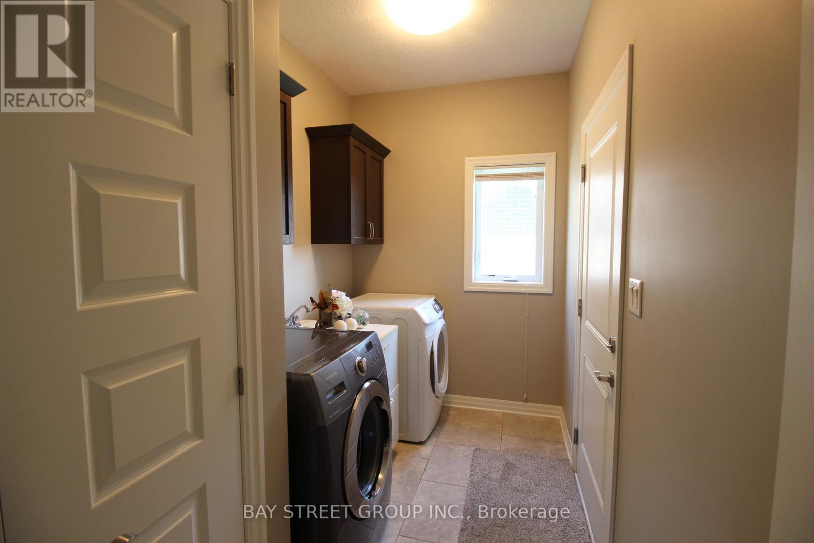 1451 Howlett Circle, London North, Ontario  N5X 0K5 - Photo 15 - X12437030