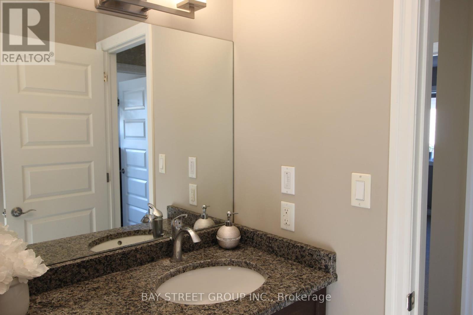 1451 Howlett Circle, London North, Ontario  N5X 0K5 - Photo 35 - X12437030