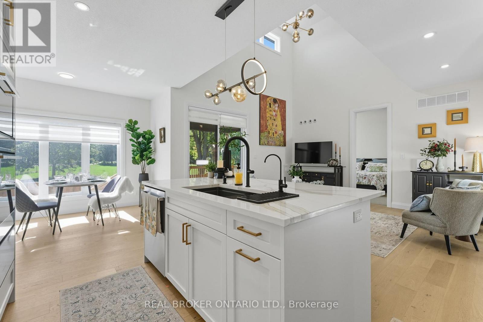 4 - 242 Mount Pleasant Street, Brantford, Ontario  N3T 1V1 - Photo 7 - X12437032
