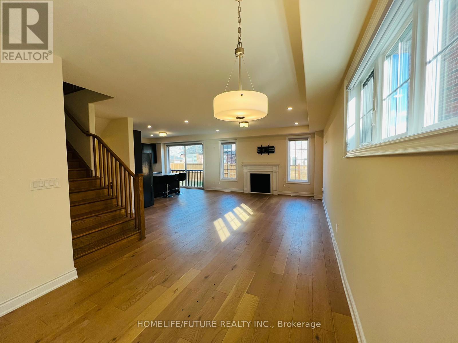 9 Fairhurst Street, Port Hope, Ontario  L1A 0E4 - Photo 2 - X12437037