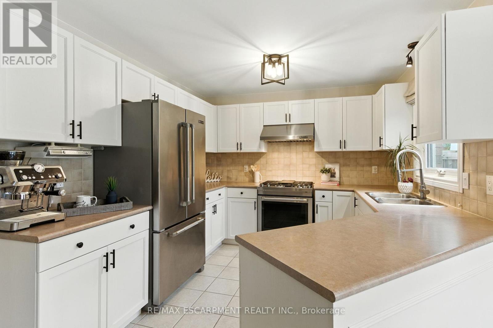 56 Sonoma Lane, Hamilton, Ontario  L8E 6B6 - Photo 11 - X12437088