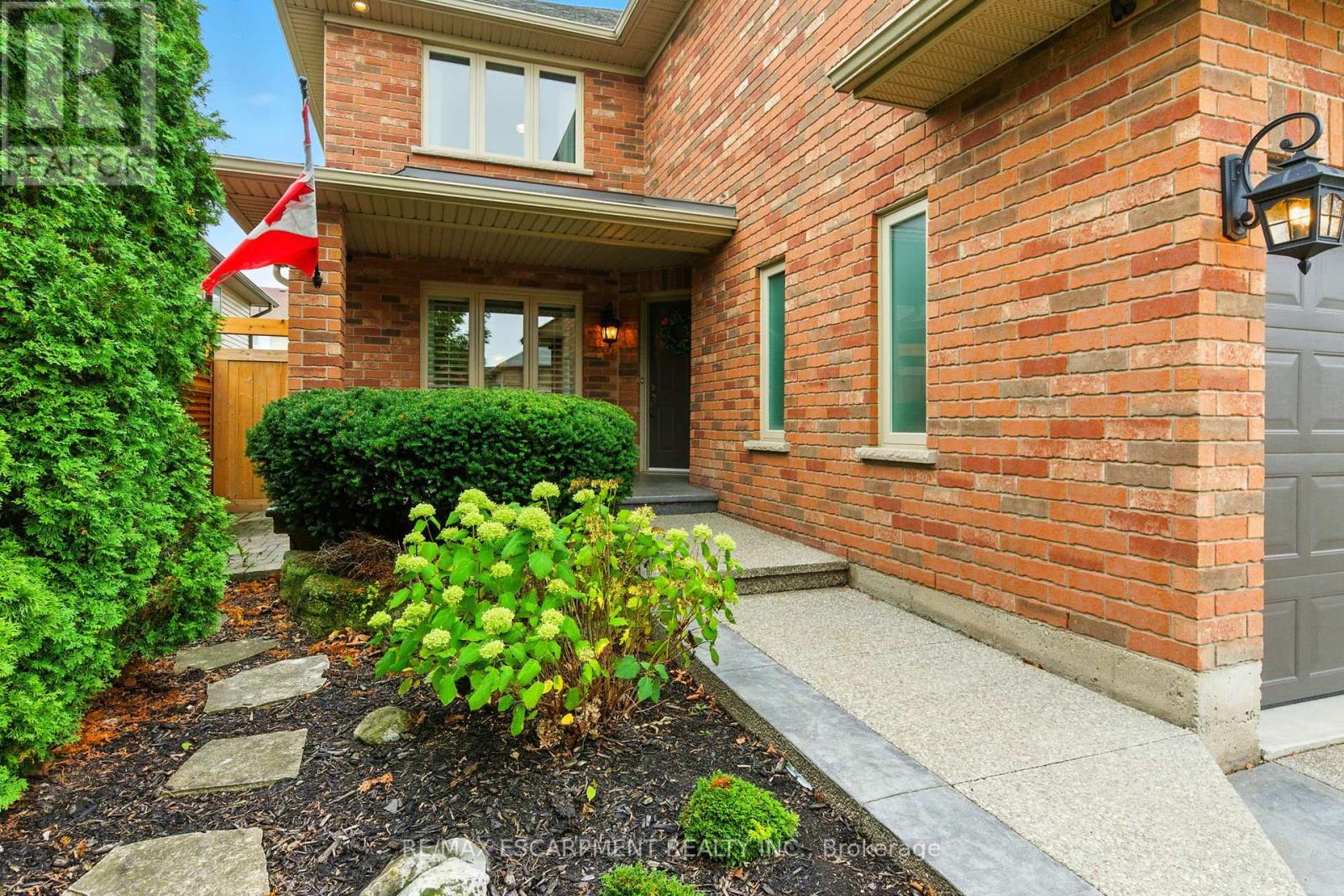 56 Sonoma Lane, Hamilton, Ontario  L8E 6B6 - Photo 2 - X12437088