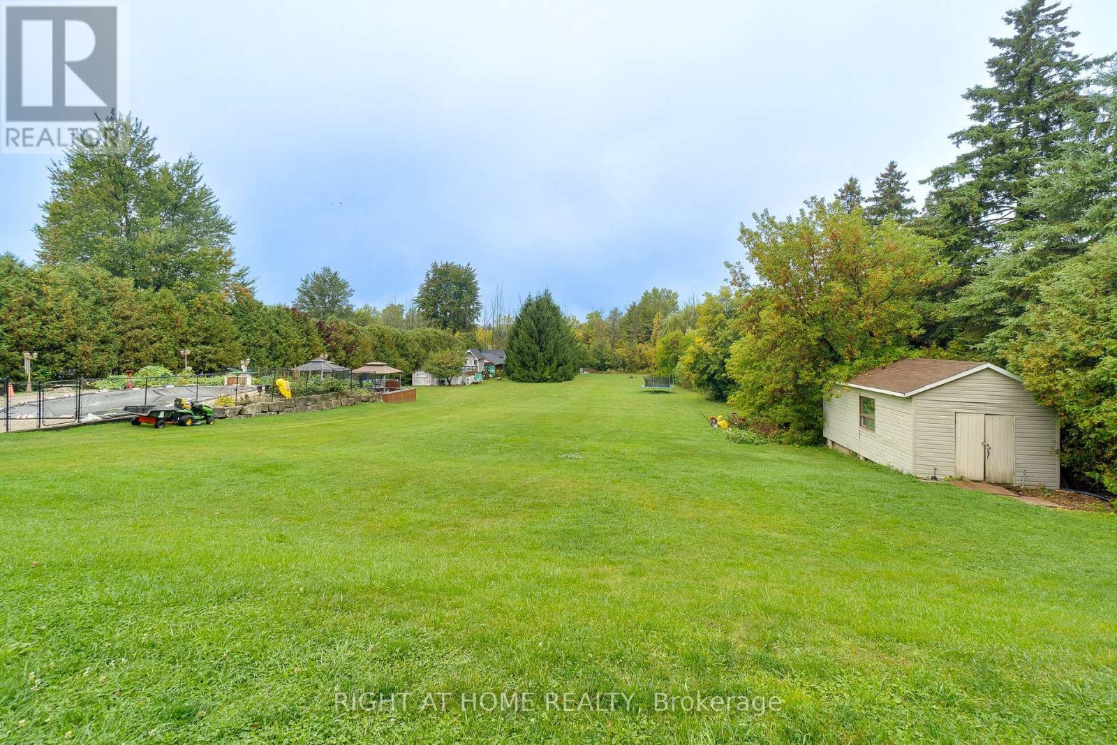 435 Parkside Drive, Hamilton, Ontario  L8B 0Y6 - Photo 4 - X12437090
