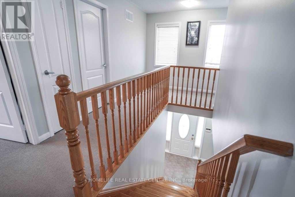 2 Chudleigh Avenue, Brampton, Ontario  L6X 0N1 - Photo 14 - W12402240
