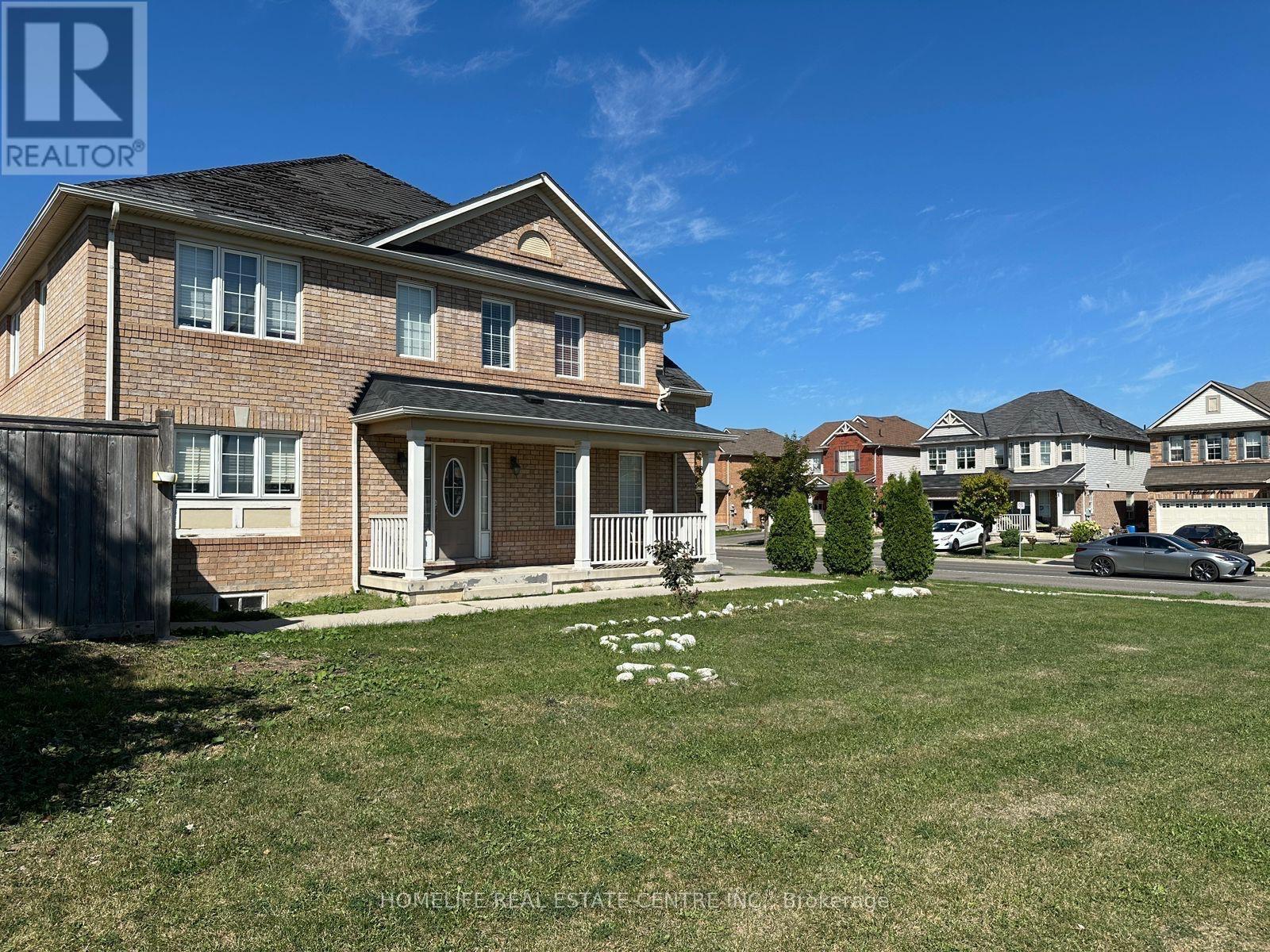 2 Chudleigh Avenue, Brampton, Ontario  L6X 0N1 - Photo 2 - W12402240